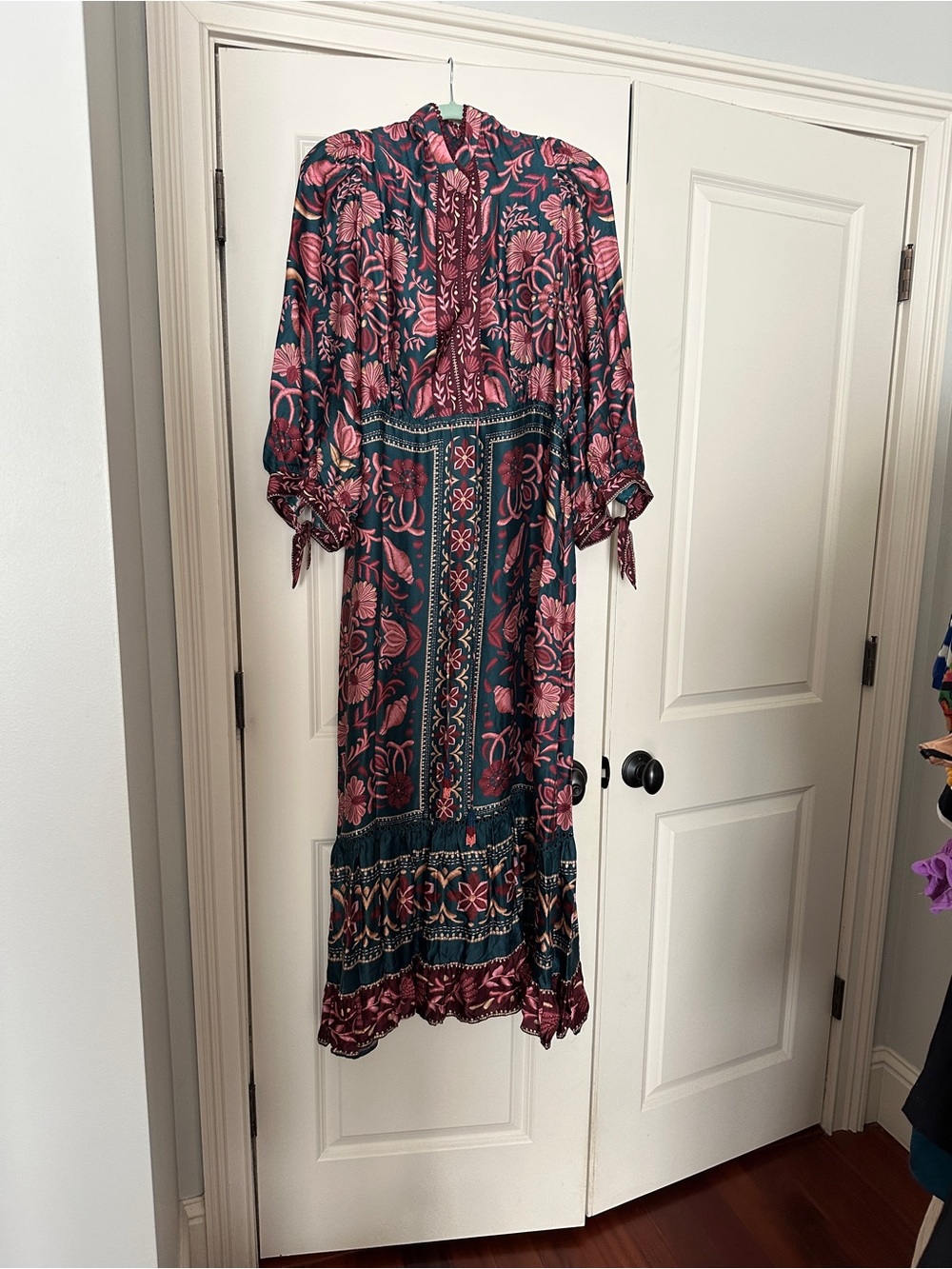 FARM Rio Seashell Tapestry Printed 3/4-
Sleeve Maxi Dress
This Item Is Sold Out - Picture 7 of 7